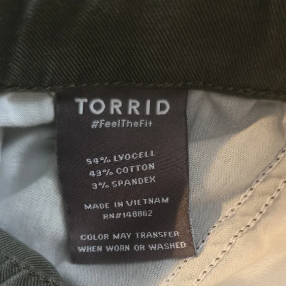 Torrid Olive Cargo Wide Leg Pants 122 - Picture 4 of 9